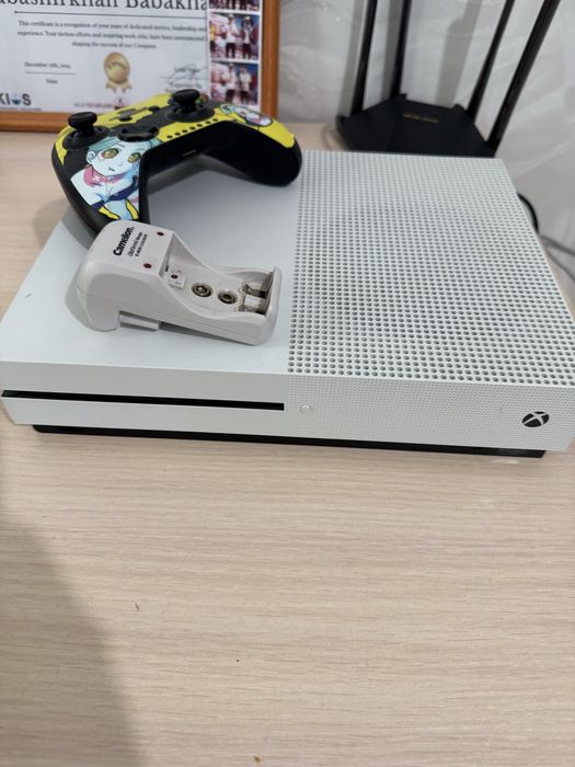 Xbox one S, Иксбокс с 1 геймпадом