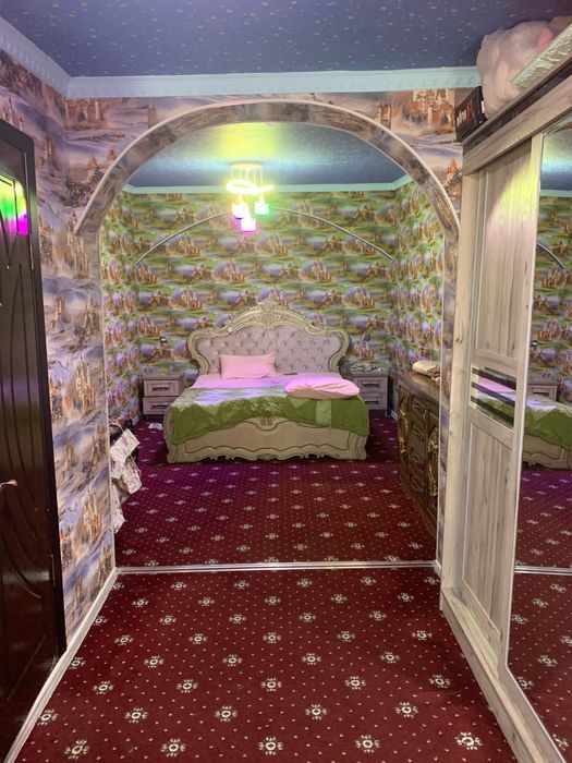 ПРОДАЁТСЯ ДОМ 2,4 сотки,  ремонт, ориентир Зоопарк 150000!