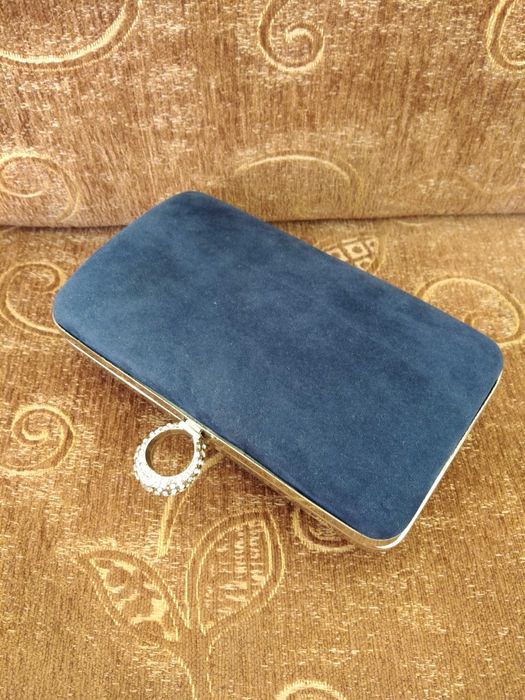 Официална рокля.