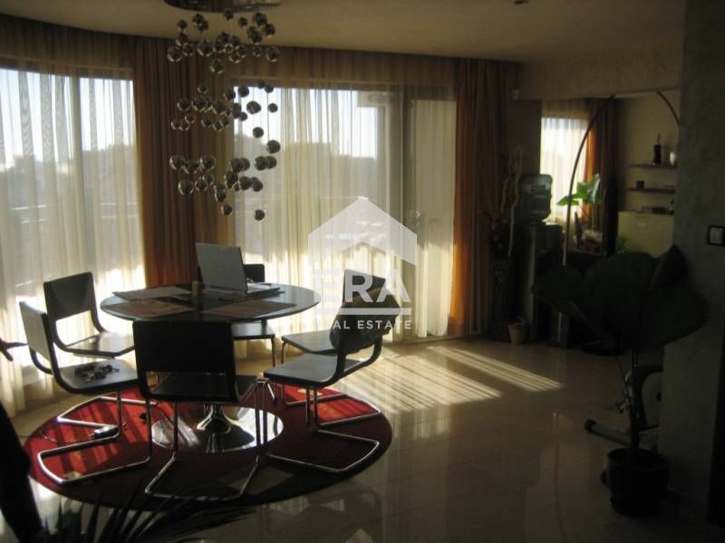 Продава се Тристаен апартамент в Поморие - 154 кв.м за 1140 €/кв.м - Снимка #2