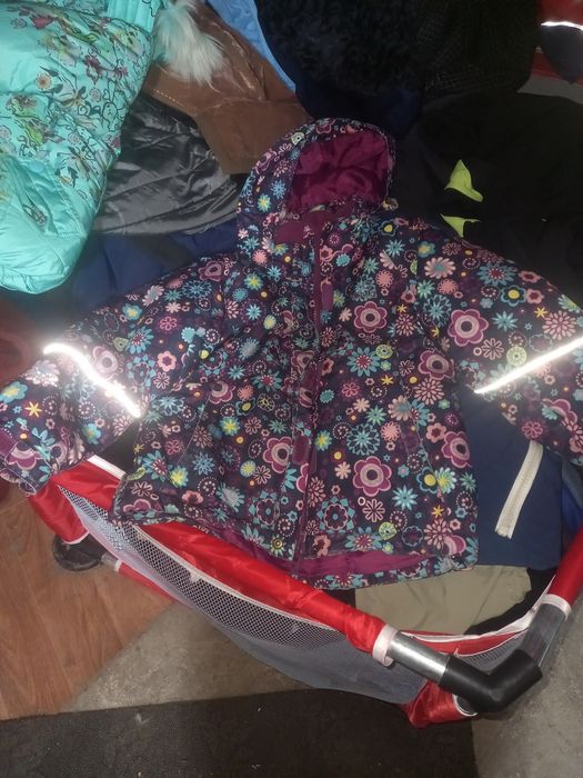 Продам детские куртки пишите на ватцап