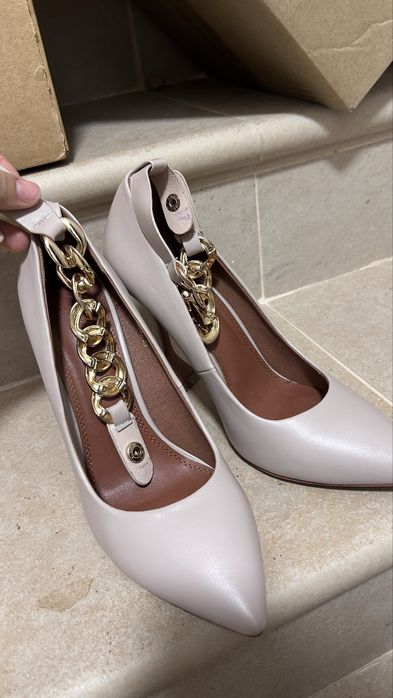 Продаю обувь 38-39 рр