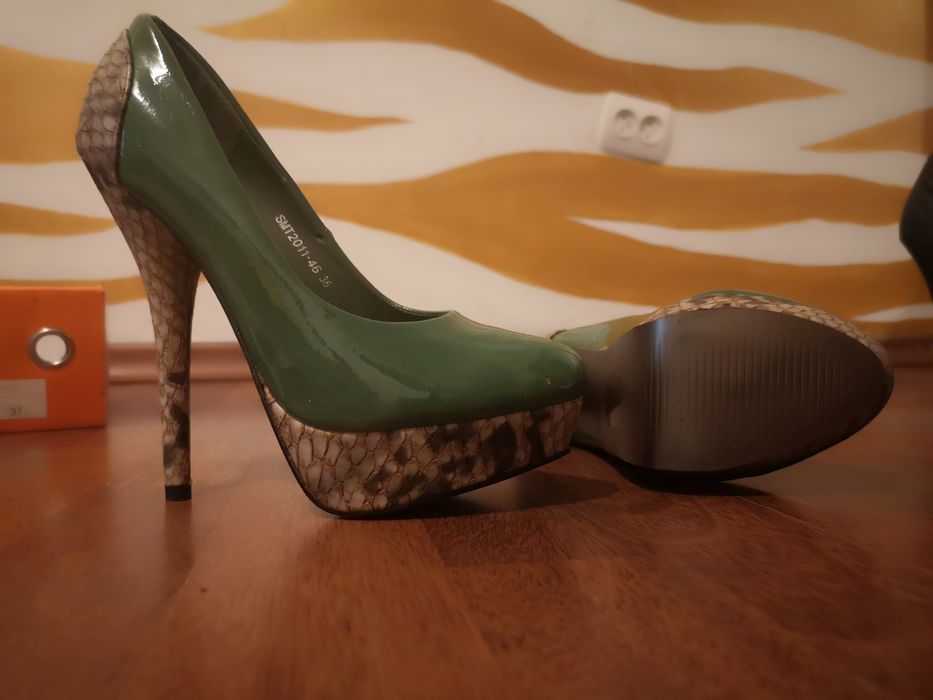 Pantofi cu toc nr 36