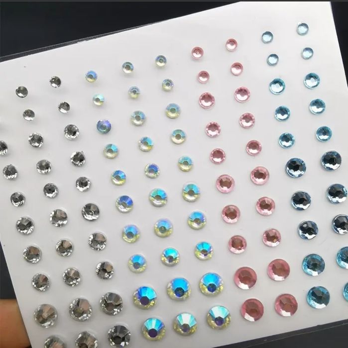Стразы-камни для макияжа на лицо,так же можно использовать для ногтей