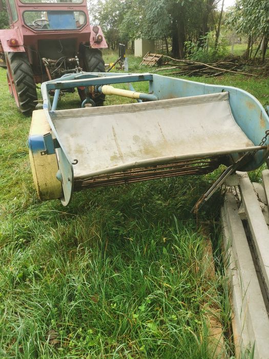 Vând mașina de scos cartofi poloneză