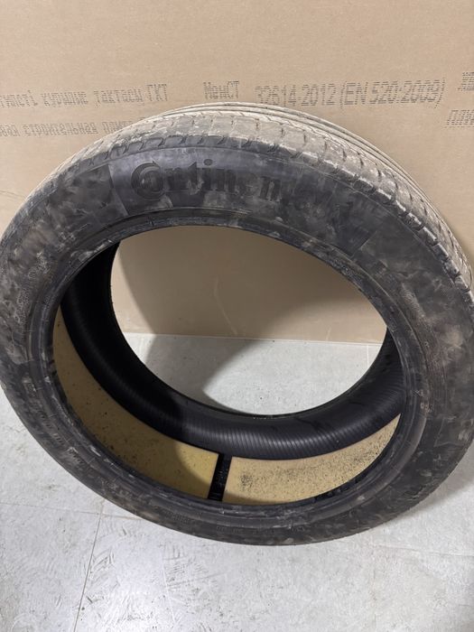 265/45R21 Continental