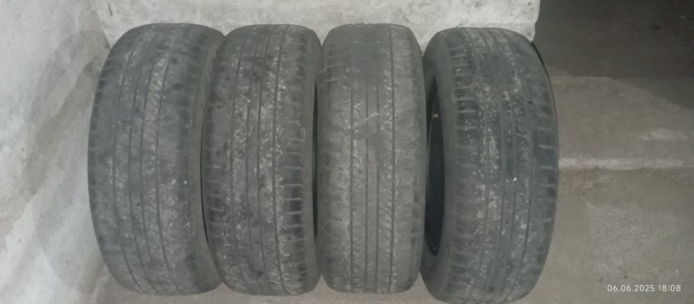 Продам шины б/у летние радиус 17