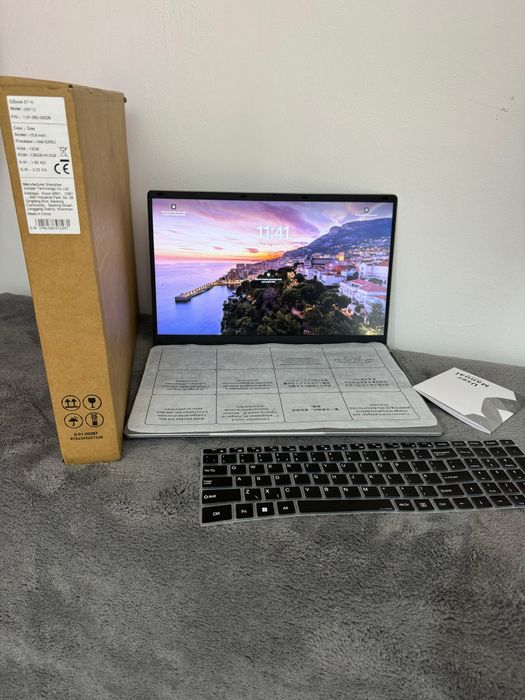 Laptop nou-nouț.  Full Box