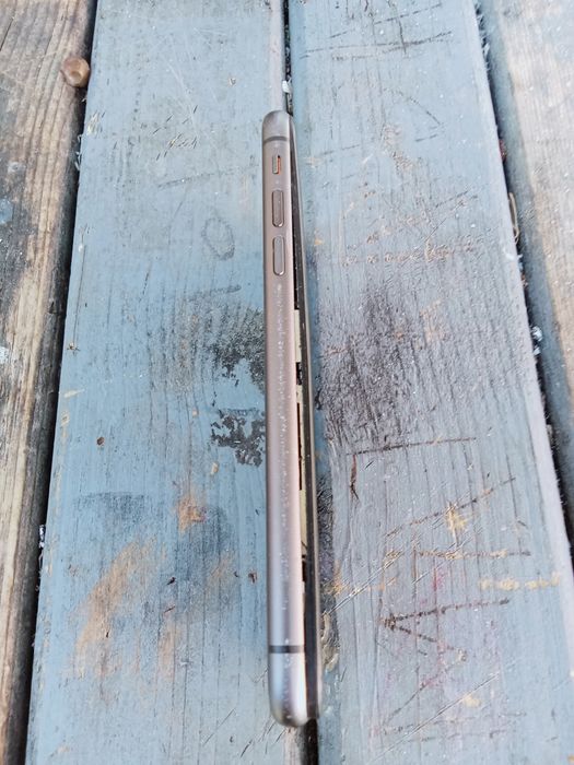 iPhone 11 sa unflat bateria