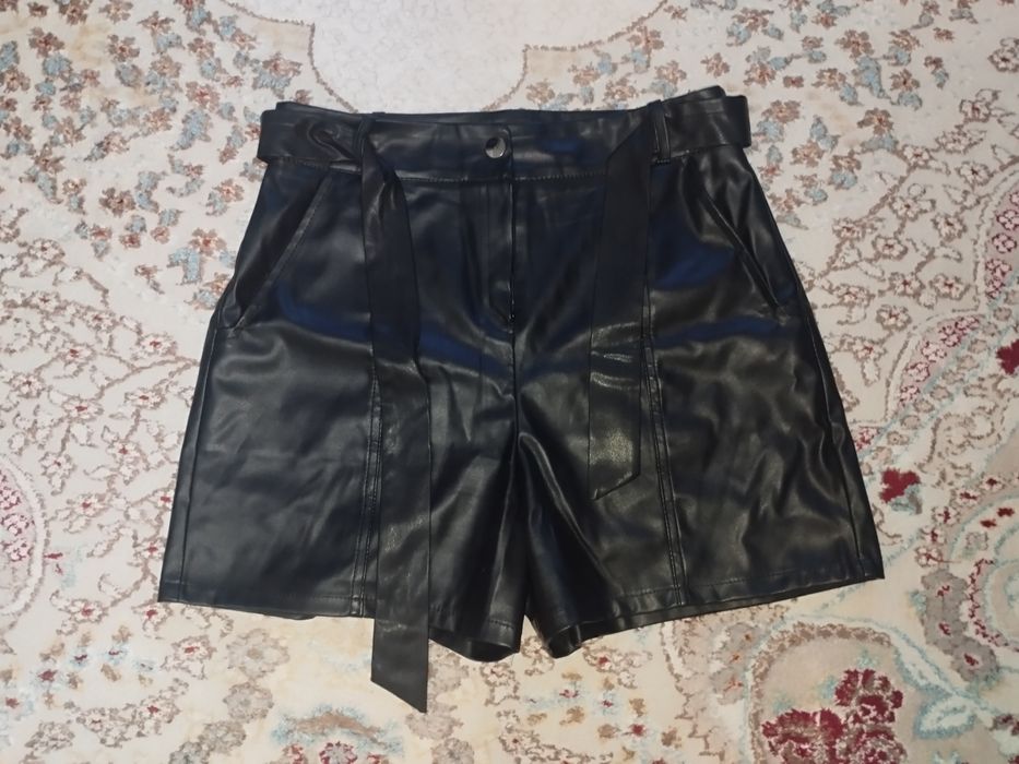 Продам юбкий,и платье новые