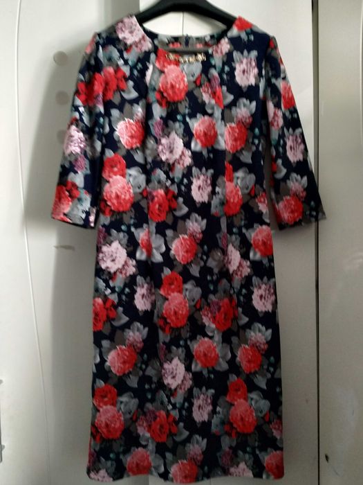 Продам 48 размер платье