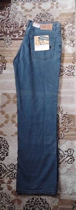 Vând pantaloni bărbați