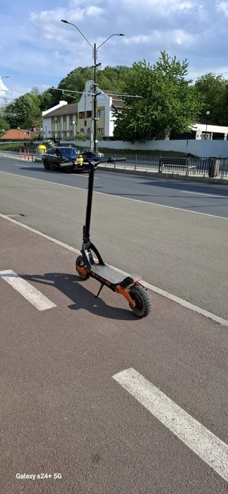 Vând trotineta electrica Kukirin G3