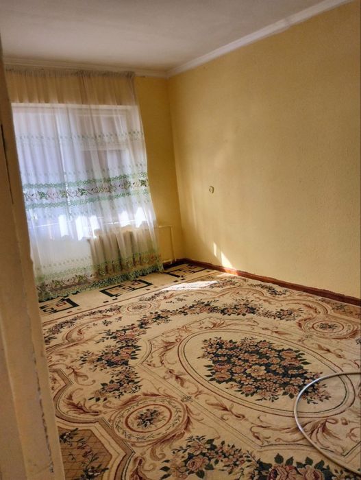 Yashashga tayyor 2 xonali uy – hujjatlari bor, qulay joyda!