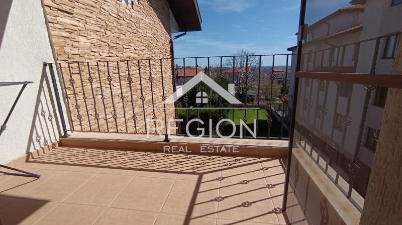 Дава се под наем Тристаен апартамент в Варна, м-т Траката - 104 кв.м за 700 € - Снимка #9