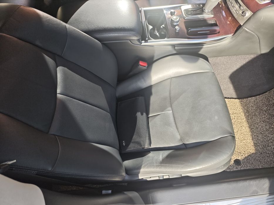 Продавам infinity Q70 - 3.7 - 334 hp - 2017 г. - 176 000 км