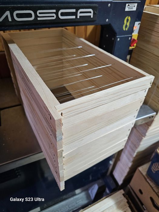 Обтелени пчелни рамки