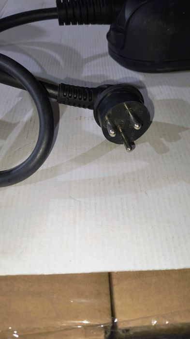 Зарядно Audi e- tron