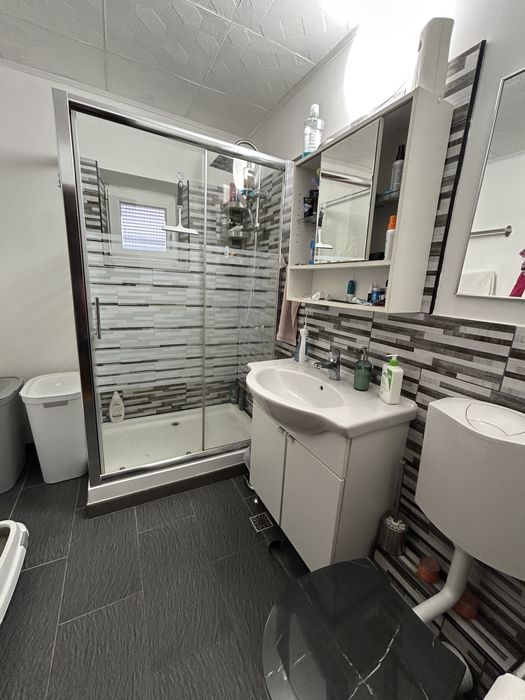 Vand apartament 4 camere Balotesti la 500m distanta de DN1