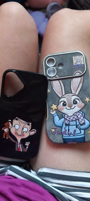 Продам чехлы на айфон 16