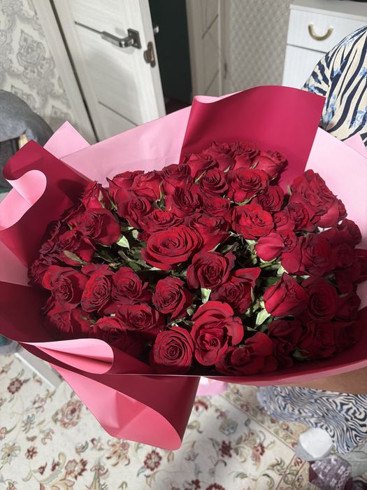Цветы крассные розы