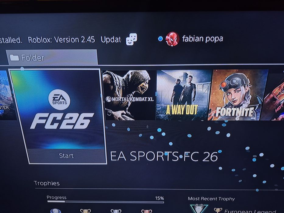 Vând ps4 pro 1tb