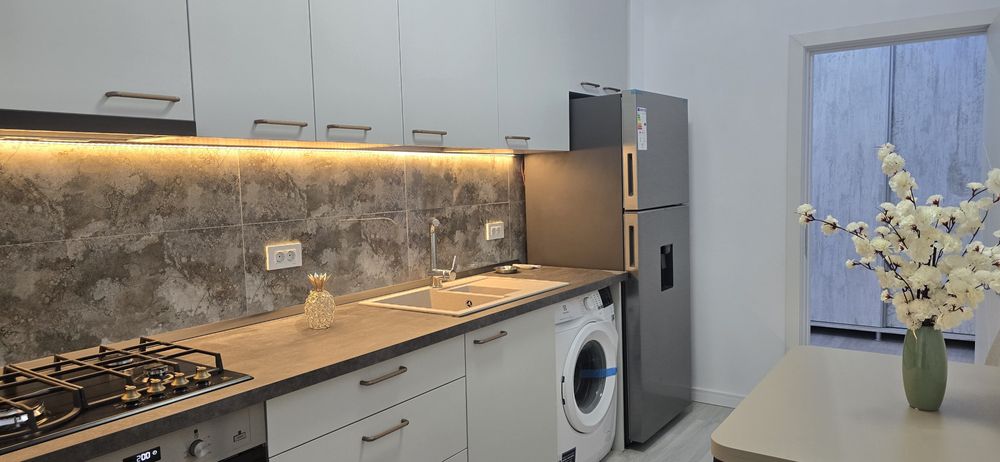 Proprietar inchiriez ap.2.cam.Exigent Plaza faza 5 cu parcare  inclusă