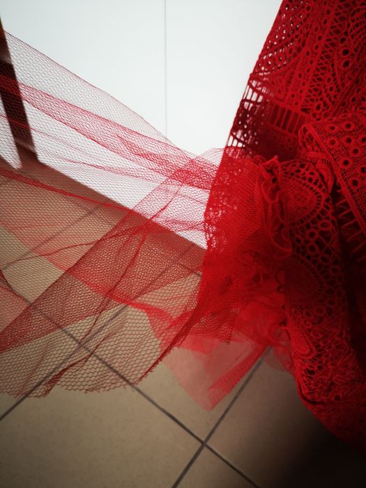 Rochie roșie de ocazie cu dantela