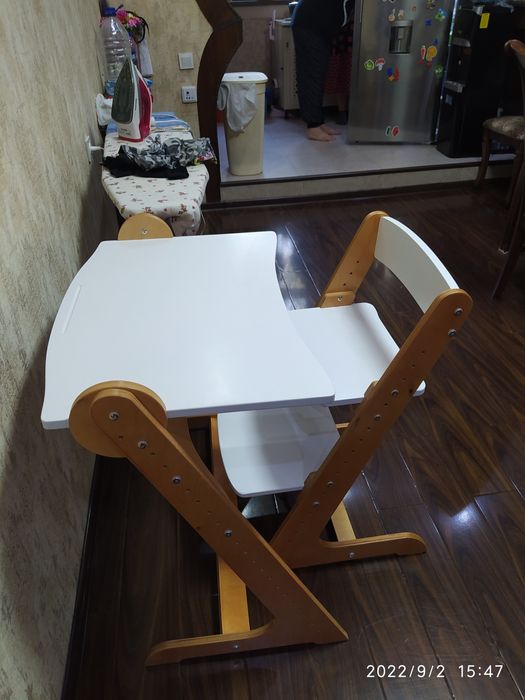 Растущая ругулируемая удобная парта для правильной осанки