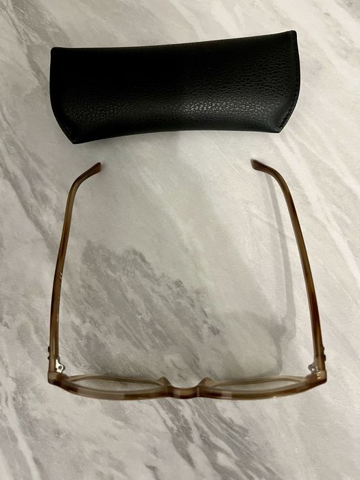 Продам очки солнцезащитные RAYBAN