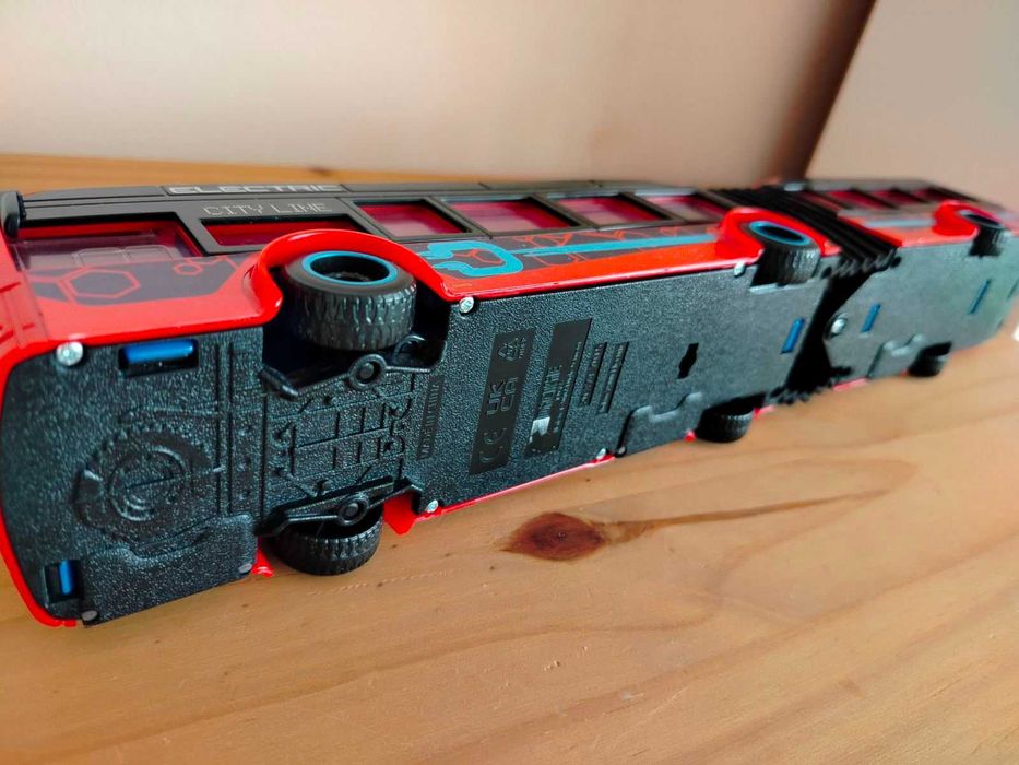 Детски робот с движение, звук и светлини, автобус, часовник на Бен Тен