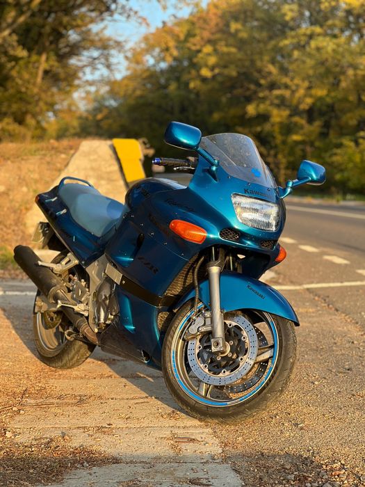 Kawasaki 600 ZZR limitat la 35 kw vând sau schimb cu enduro de 300cc
