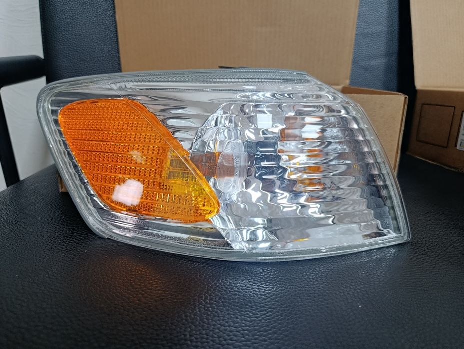 Поворотник Depo Toyota xv25