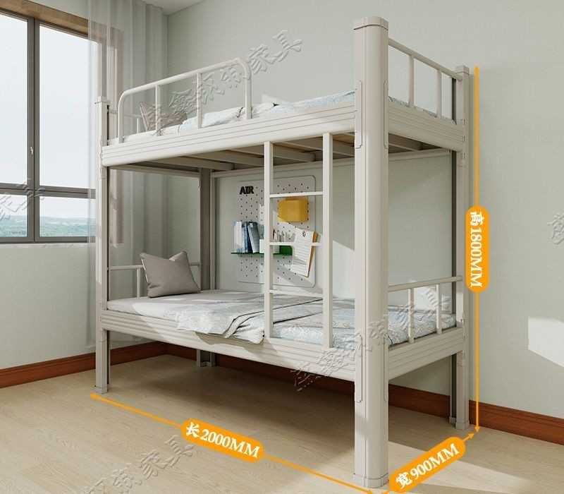 Двухъярусная кровать с металлическим каркасом