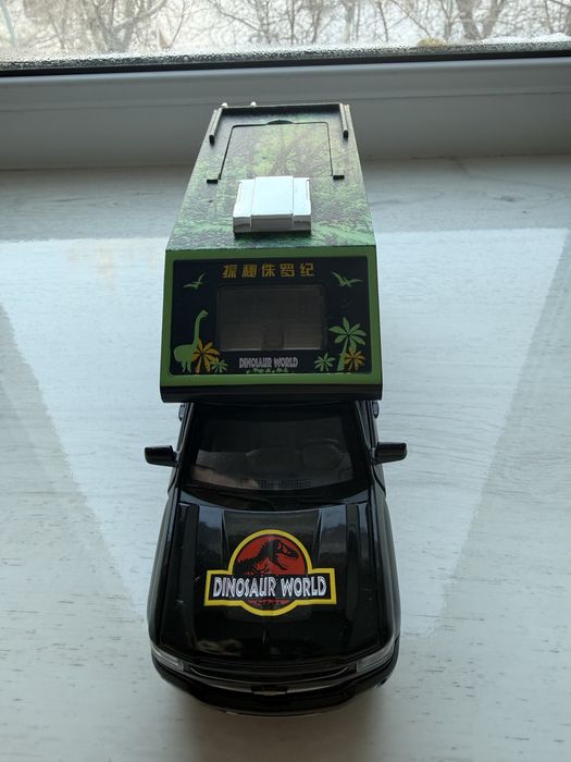 Металлическая машинка