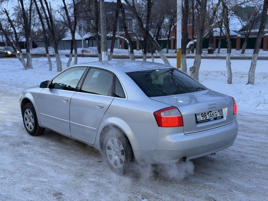 Audi A4 2 литра 2001 год