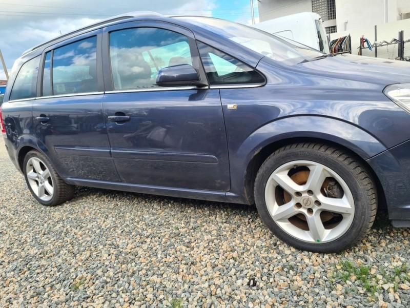 DEZMEMBREZ 1.9 cdti 150 cp Z19DTH Opel Zafira B