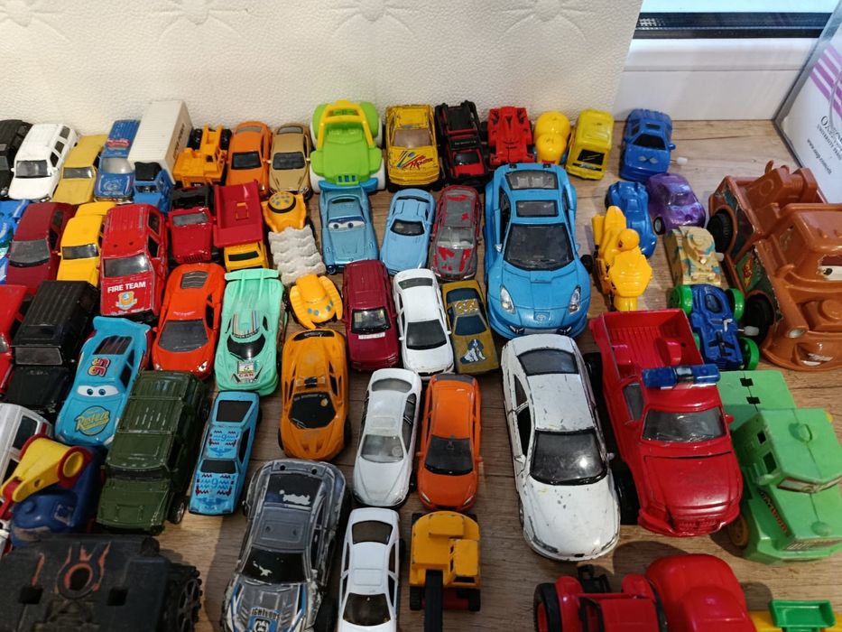 Игрушки , машинки