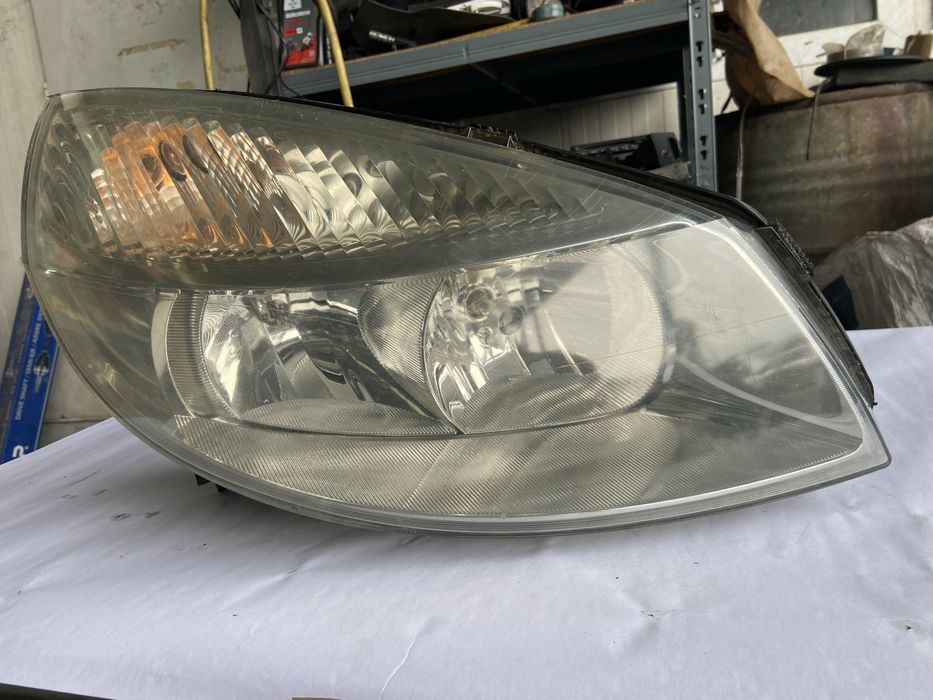 Renault Scenic 2 фарове