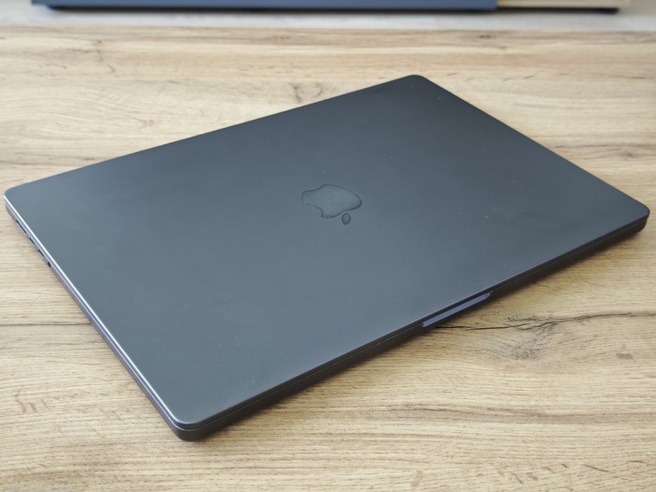 MacBook Pro 16" M3 Pro [18/512]