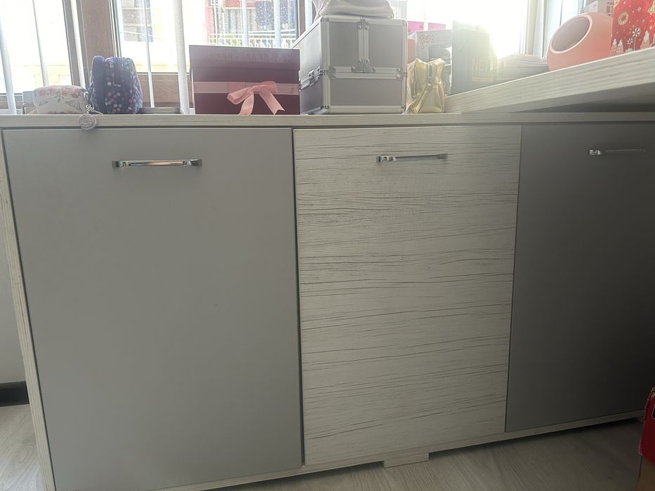 Ученическо бюро с шкафове