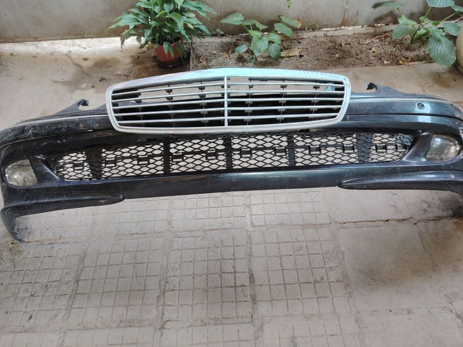 Решетка за Mercedes e320 w211 avantgarde