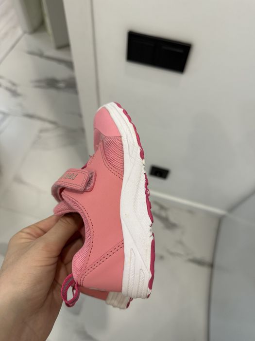 Детские кроссовки