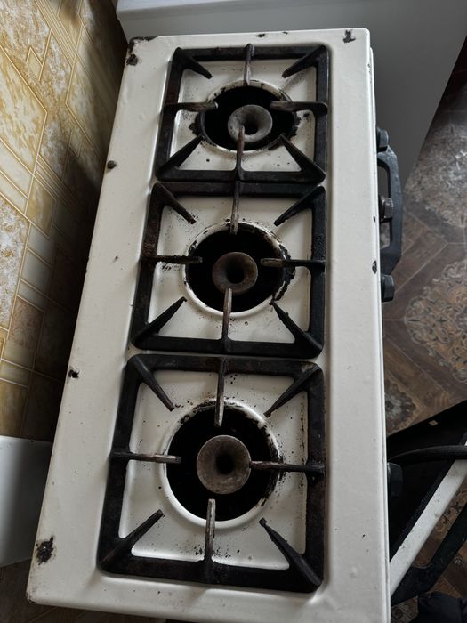 Продам газовую плиту