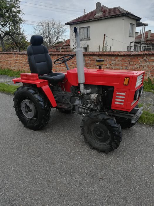 Трактор DFH 180.