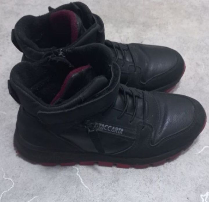 утепленные кроссовки