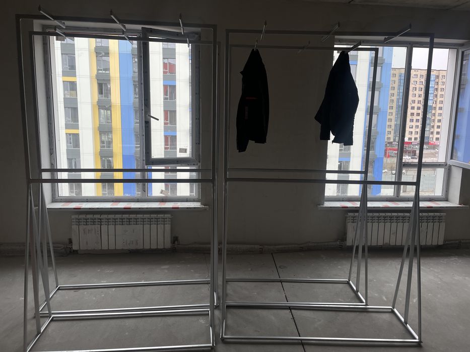 Вешалка для магазин одежды