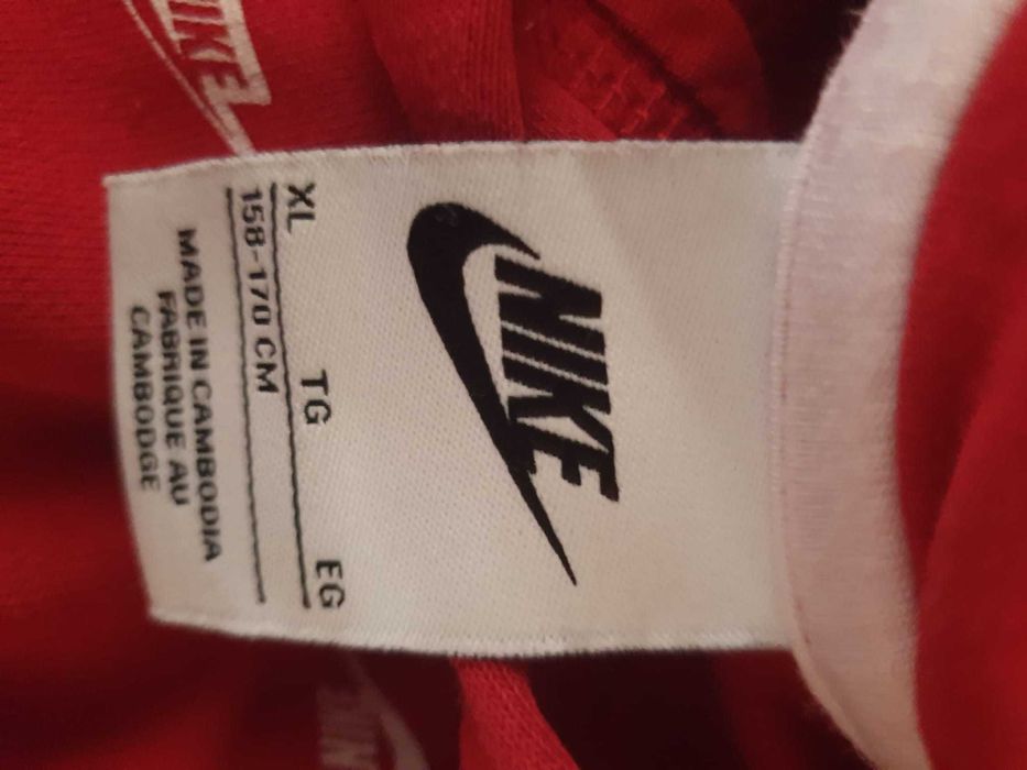 Hanorac Nike cu gluga, culoare rosu