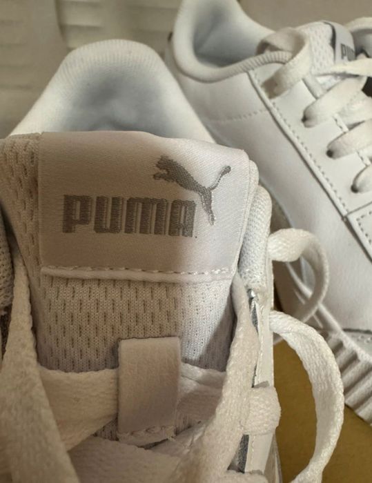 Pontofi sport, Puma sneakers