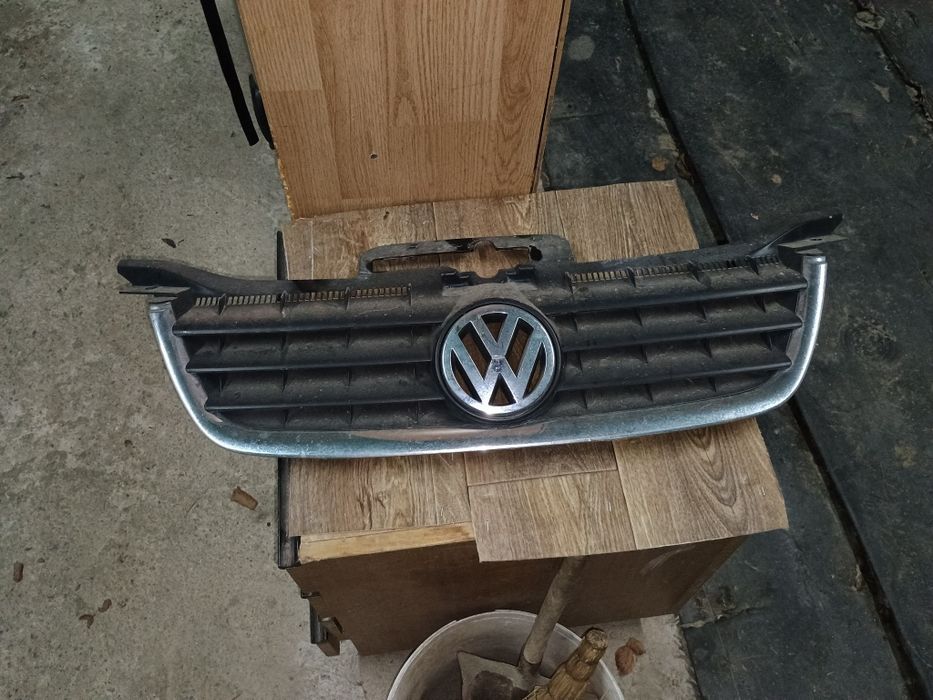 Хромирана решетка за vw Touran